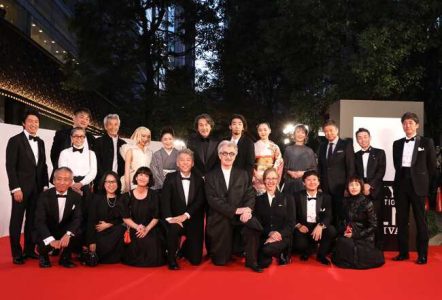 فرش درخشش ستاره های سینما در رویای بن سلمان با جشنواره ای در حاشیه دریای سرخ/ عاشقانه های آرام توکیو و بوسان/ پایان کار غول ها روی فرش قرمز اسکار