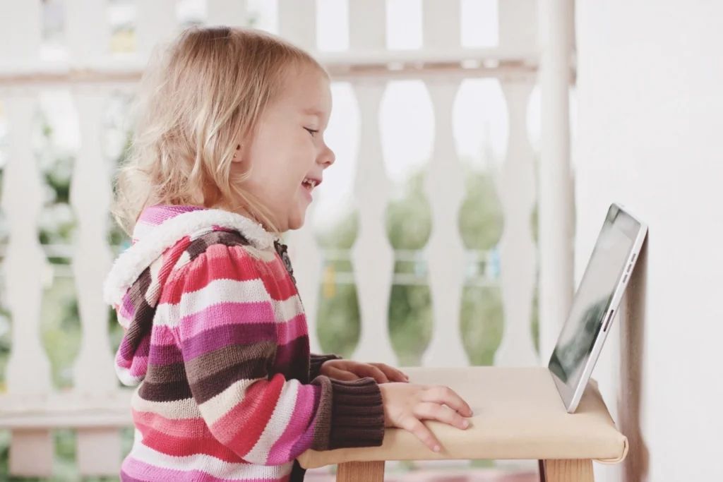 مزایای کارتون آموزش زبان انگلیسی برای کودکان 2 ساله