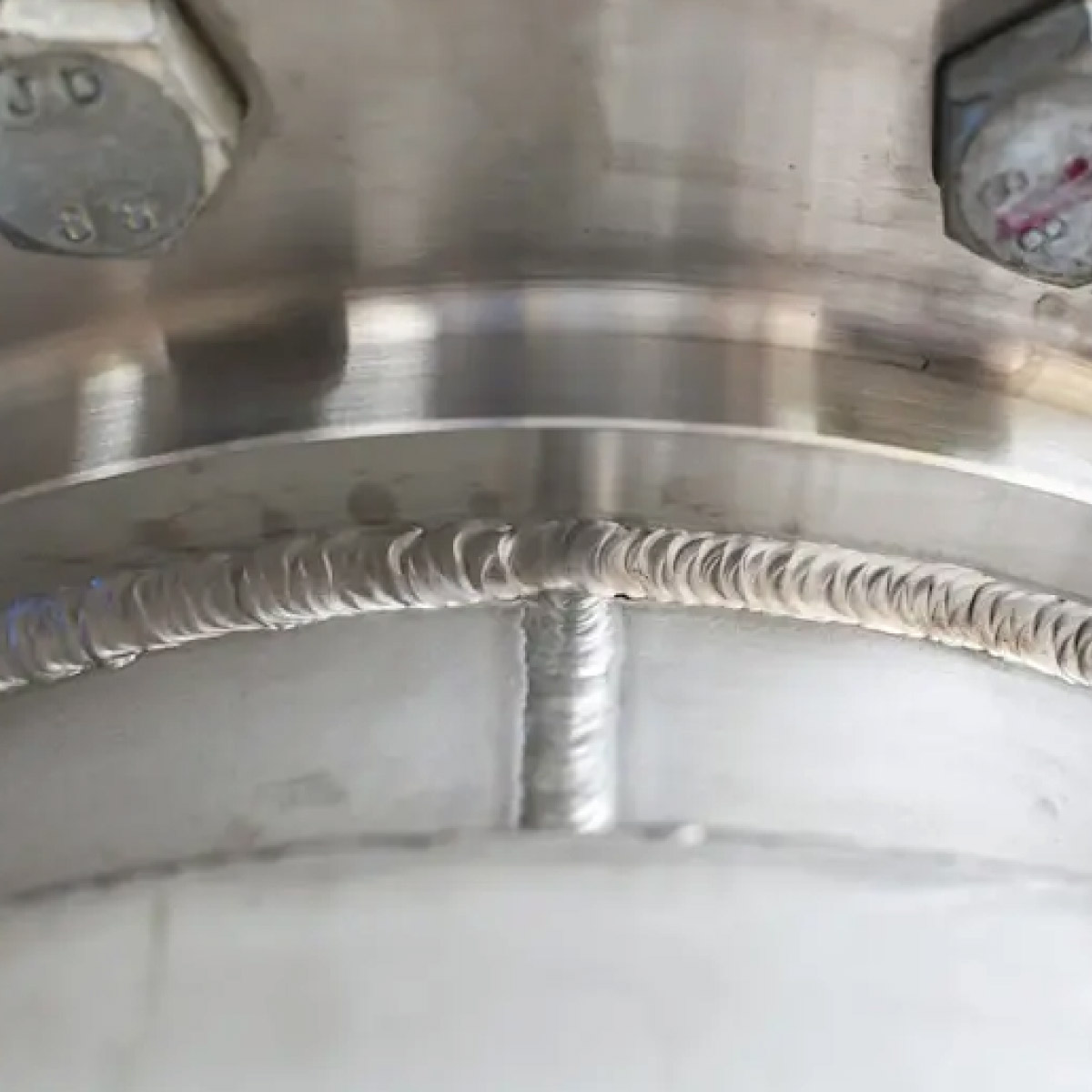 مزایای جوشکاری لیزری در صنایع مختلف