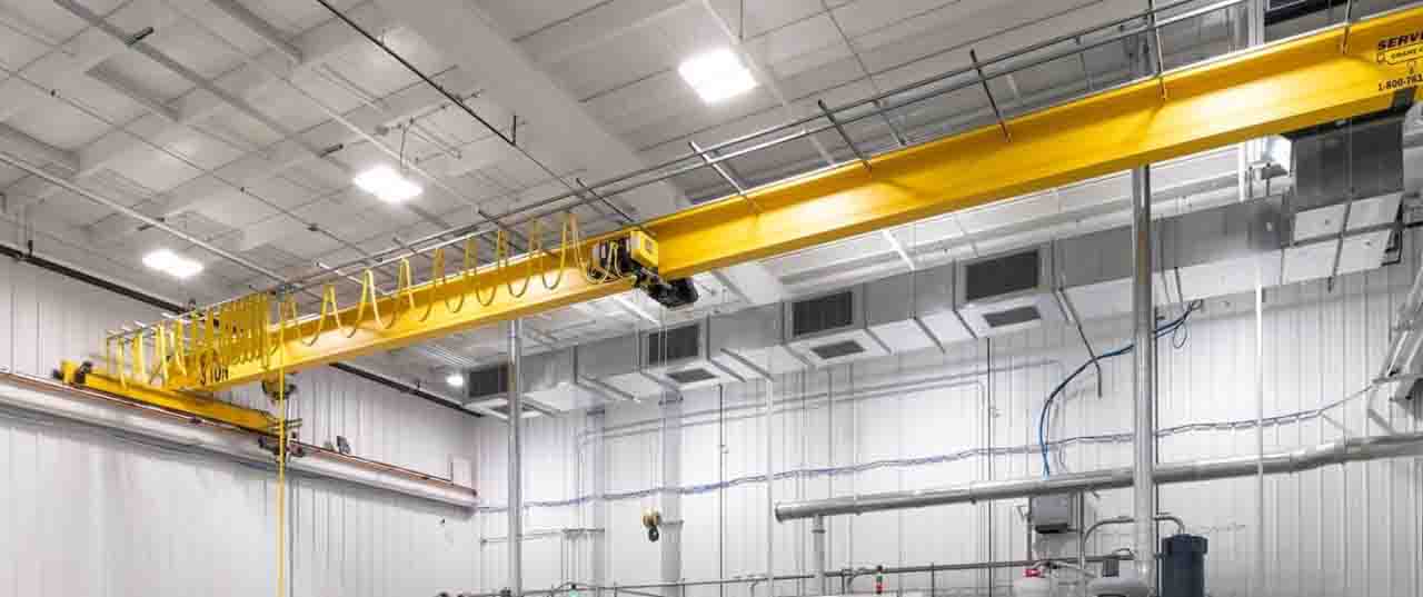 چگونه جرثقیل سقفی مناسب می تواند کارایی سوله صنعتی شما را افزایش دهد؟