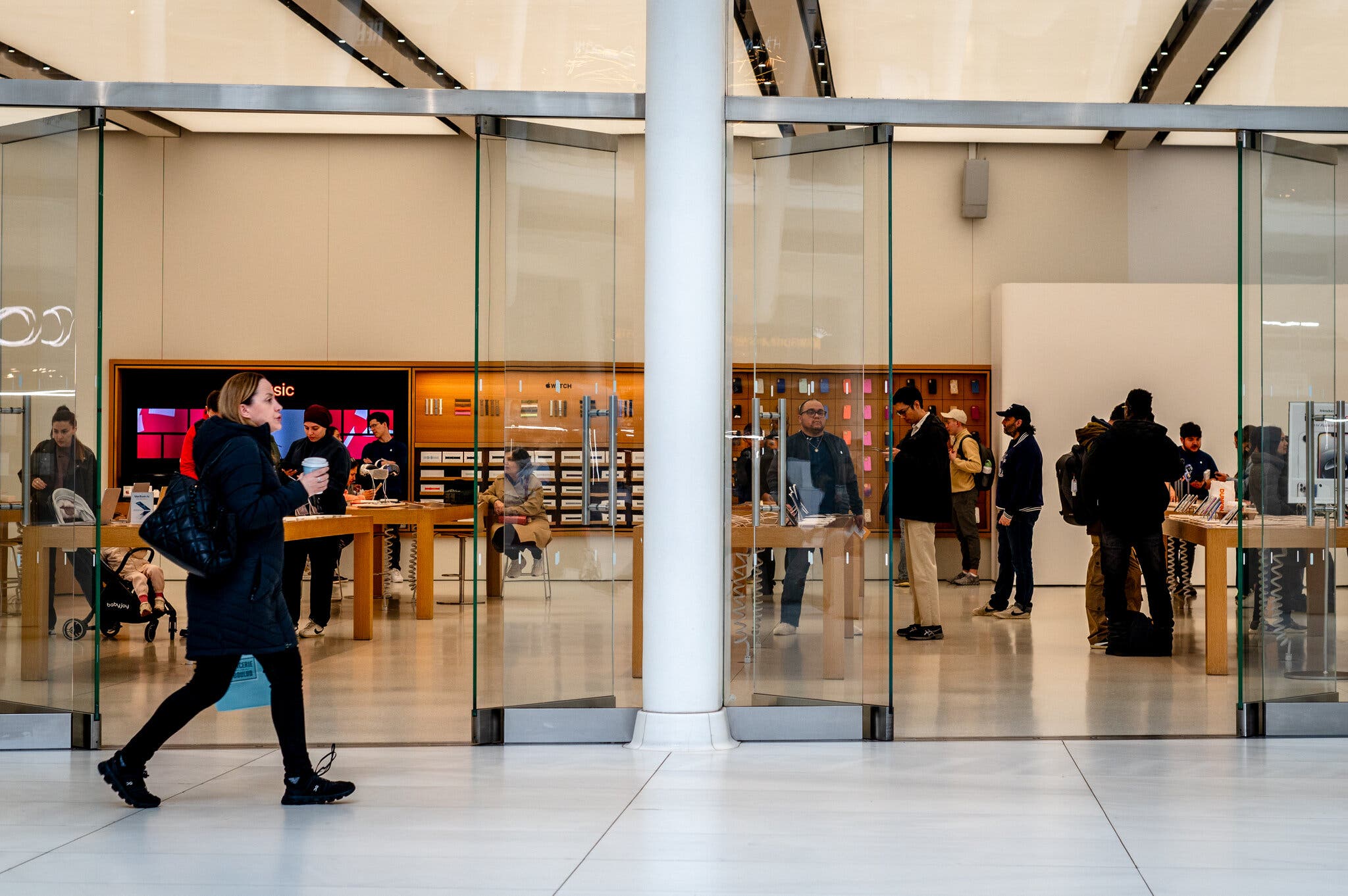 گاز تلخ از سیب آمریکایی / پرواز قیمت آیفون در آسمان تعرفه‌ها