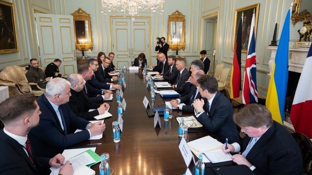 رئیس دفتر زلنسکی: مذاکرات با فرستاده ترامپ را ادامه می‌دهیم