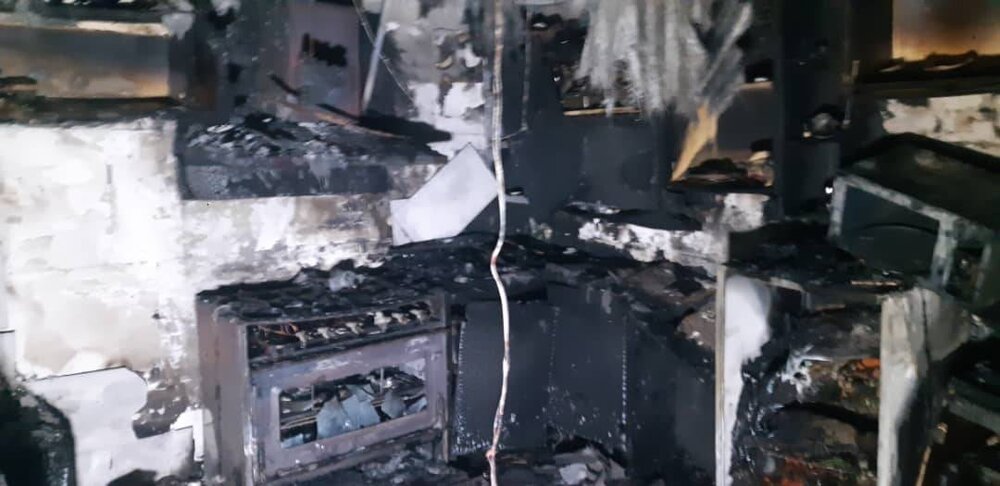 آتش‌سوزی در خوابگاه بانوان در خیابان شریعتی/ نجات ساکنان توسط آتش‌نشانان