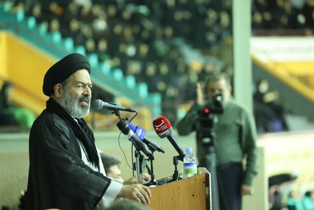 توصیه‌های به حجاج ایرانی: مواد اسیدی و داروهای پودرشده نبرید و بحث تنش‌زا نکنید!