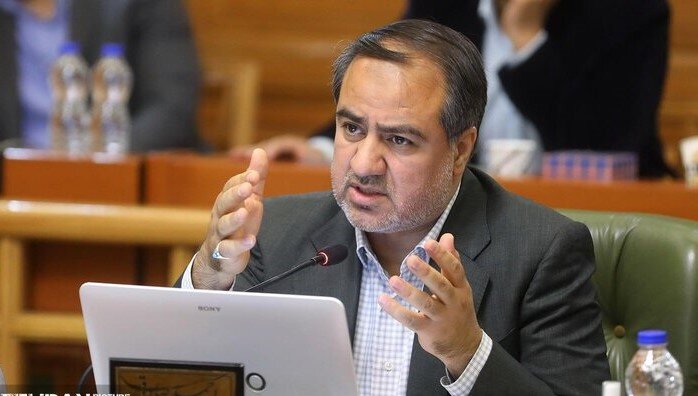 تریبون‌شورا برای چه کسی به صدا درمی‌آید؟/ اقراریان: تیم سیاسی نزدیک به زاکانی دنبال فهرست‌سازی برای انتخابات آینده است