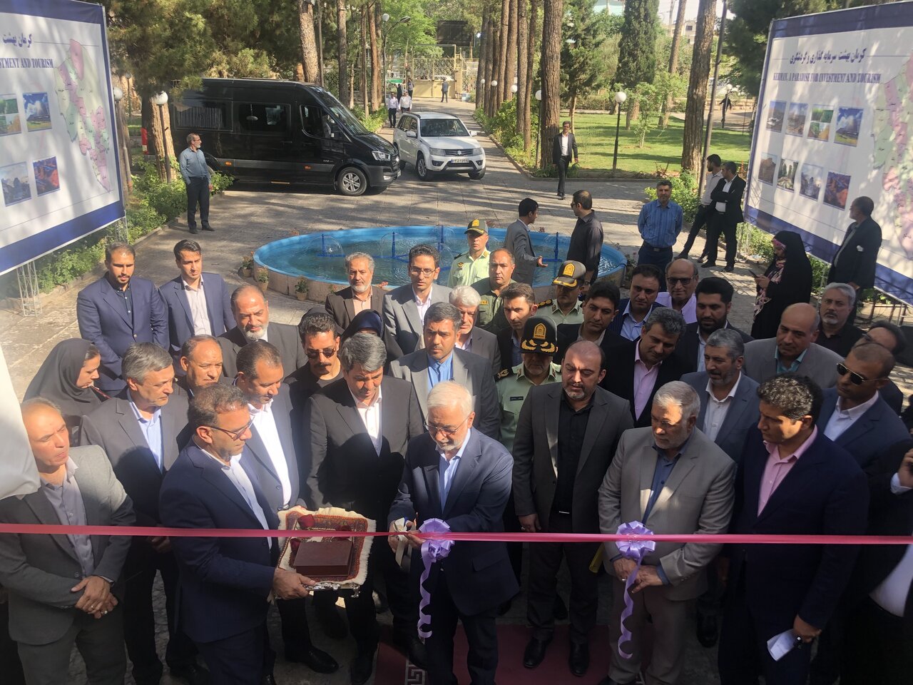 ساختمان مرکز خدمات سرمایه گذاری کرمان با حضور وزیر کشور افتتاح شد