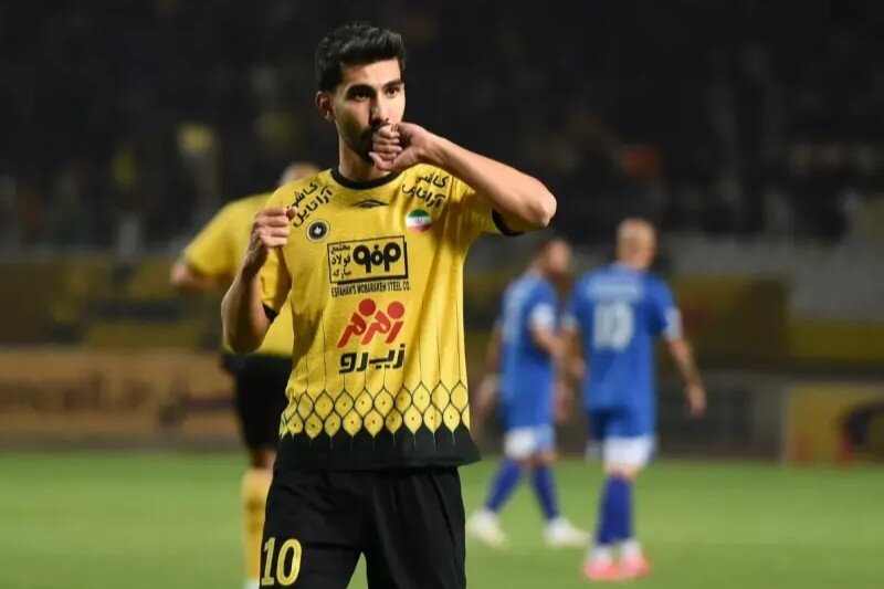 ستاره سپاهان با پرسپولیس تمام کرد!