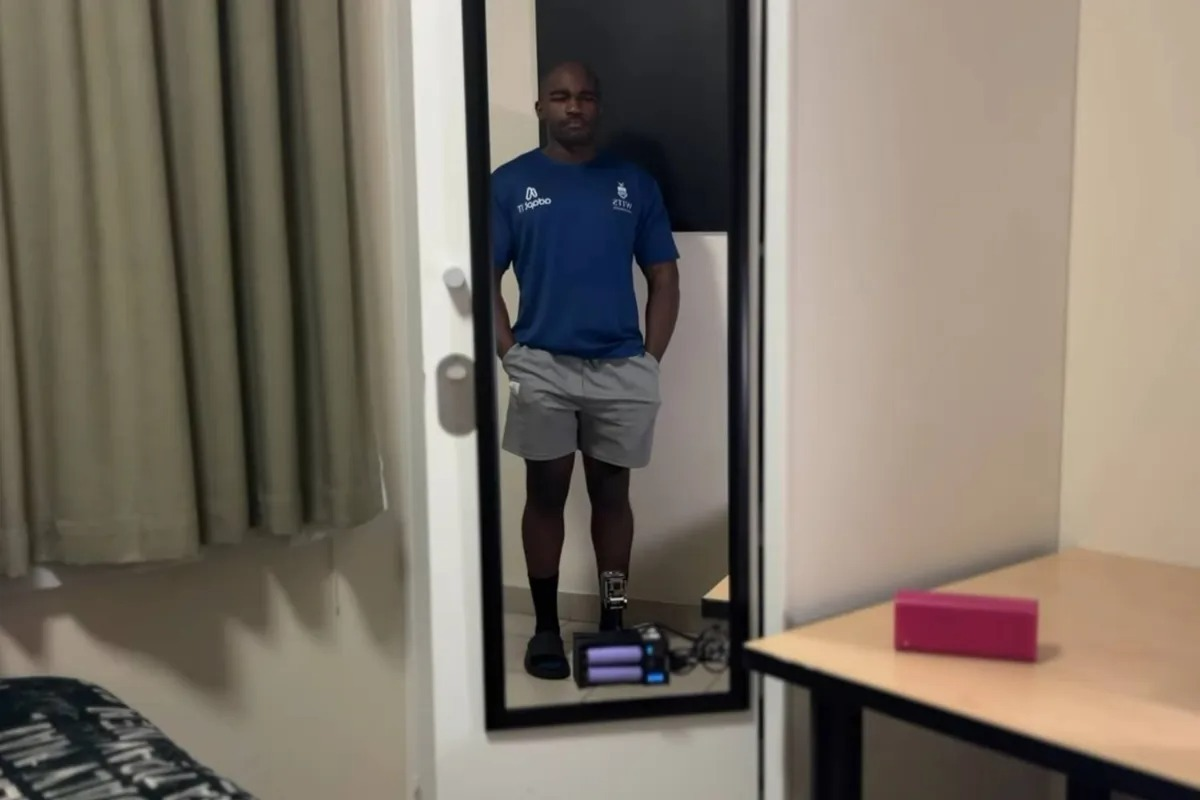 این آینه درباره لباس‌هایتان نظر می‌دهد