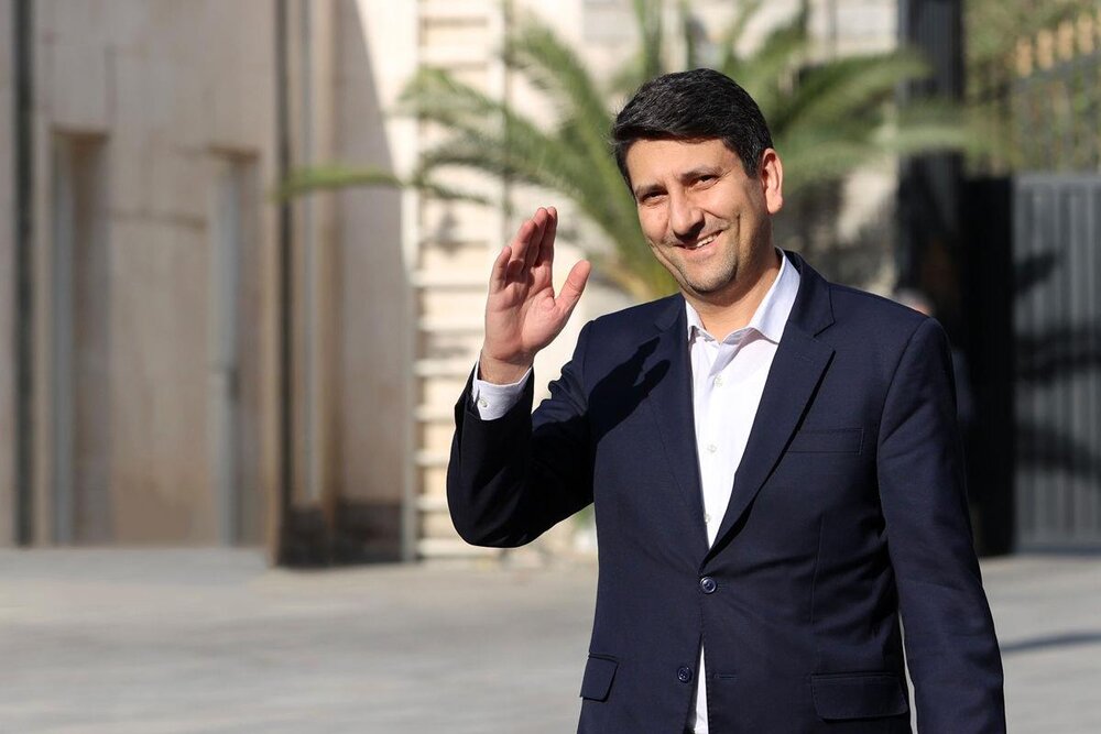 وزیر ارتباطات راهی چین شد